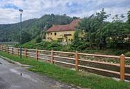 EINE SELTENE GELEGENHEIT: BAUGRUNDSTÜCK MIT EIGENEM WALD MIT HERRLICHEM AUSBLICK DIREKT AM WASSER