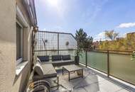 Dachgeschoss in bestem Zustand, 3,5 Zimmer in Ruhelage, große Terrasse.