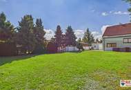 Großzügiges Ein- bzw. Zweifamilienhaus mit großem Garten und Garage