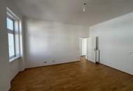 UNBEFRISTET - Helle 2,5-Zimmer Wohnung mit separater Küche und Abstellraum