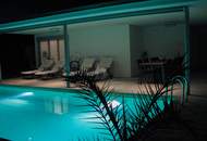 LUXUS DOPPELHAUS MIT POOL IN BESTER LAGE