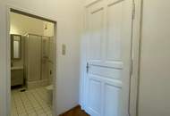 Helle Wohnung mit Altbauflair nahe Augarten