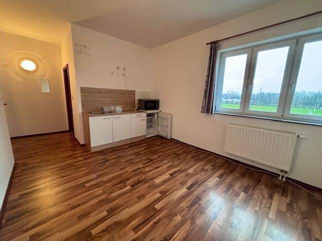 ANLEGERHIT – Mini-Apartment mit Badezimmer in zentraler Lage - Zimmer 20! Nähe BMW, SKF!!!