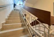 Viel barrierefreier Wohnraum, Platz für gemeinsame Werte und Indoor-Pool // Much barrier-free living-space, room for shared values, and indoor pool //