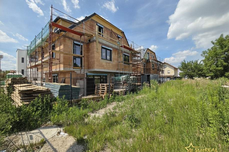IN BAU! NÄHE GYM SIMONSGASSE. 5 ZIMMER-ZIEGELHAUS. KELLER. 90m² GARTEN. PHOTOVOLTAIK. TOP AUSSTATTUNG. PROVISIONSFREI für den Käufer., Haus-kauf, 649.000,€, 1220 Wien 22., Donaustadt