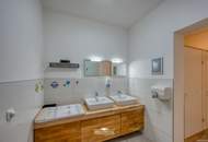 Modernes Cafe-Restaurant mit Panorama-Blick auf den Attersee wartet auf Ihre Übernahme!