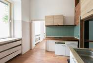 Große Familienwohnung // 6 Zimmer // Balkon möglich // Sanierungsbedürftig