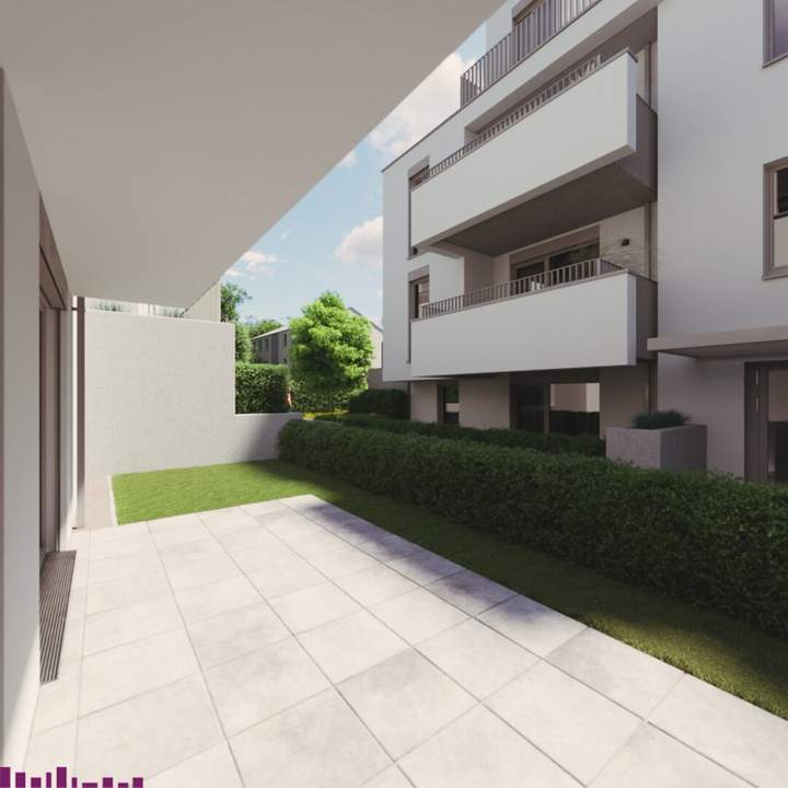 Abkühlen im hauseigenen Pool .... Ihre Traumwohnung mit Terrasse oder Garten und Fernblick Nähe Maurer Wald PROVISIONSFREI !!
