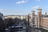 1010! Wunderschöne 2-Zimmer Altbauwohnung mit tollem Ausblick am Schottenring!
