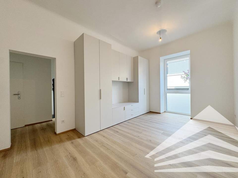 ERSTBEZUG - Generalsanierte 1 Zimmer-Altbauwohnung - Nähe Landstraße
