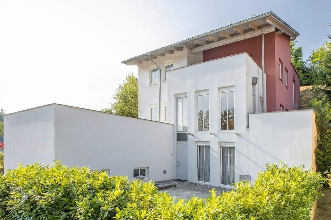 Familientraum in zentraler Lage – attraktives Einfamilienhaus mit großzügigen Sonnenterrassen