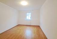 Altbau mit hoher Decke & Charakter – 2-Zimmer zum Wohlfühlen