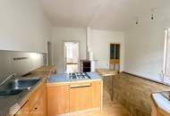 Helle Wohnung mit Balkon auf ganzer Etage zzgl. Rohdachboden, Nähe Einsiedlerpark