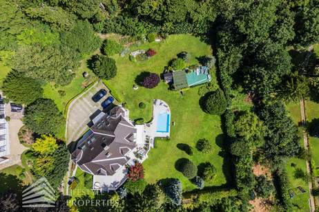 Beeindruckende Villa mit gepflegtem Garten und Pool, Haus-kauf, 4.800.000,€, 2371 Mödling