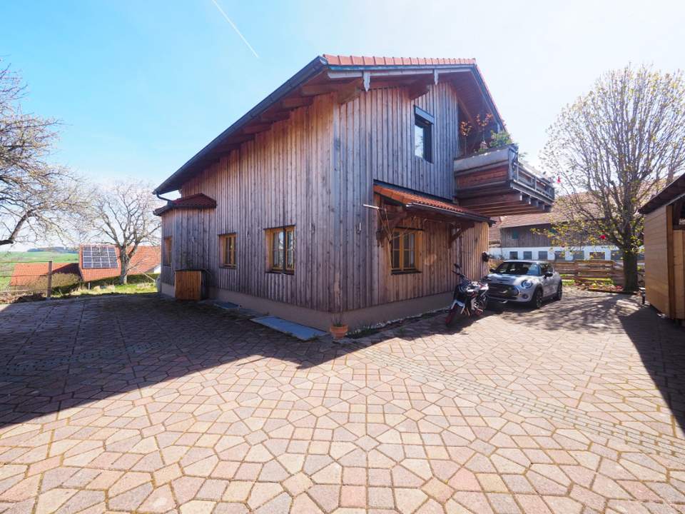 "Bezauberndes Zweifamilienhaus in Waldzell" Willkommen in deinem neuen Zuhause