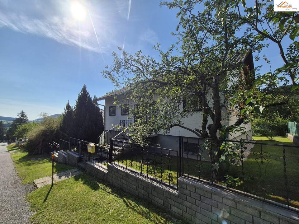 Wohnhaus in ruhiger, zentrumsnaher Lage von Grünbach