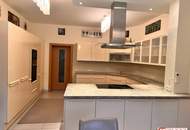 Exklusive Luxusvilla mit Pool und traumhaftem Garten in begehrter Lage von Bruckhaufen nahe Alte Donau und UNO City.