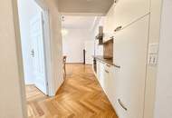 Sanierte 2-Zimmer Altbauwohnung mit Balkon
