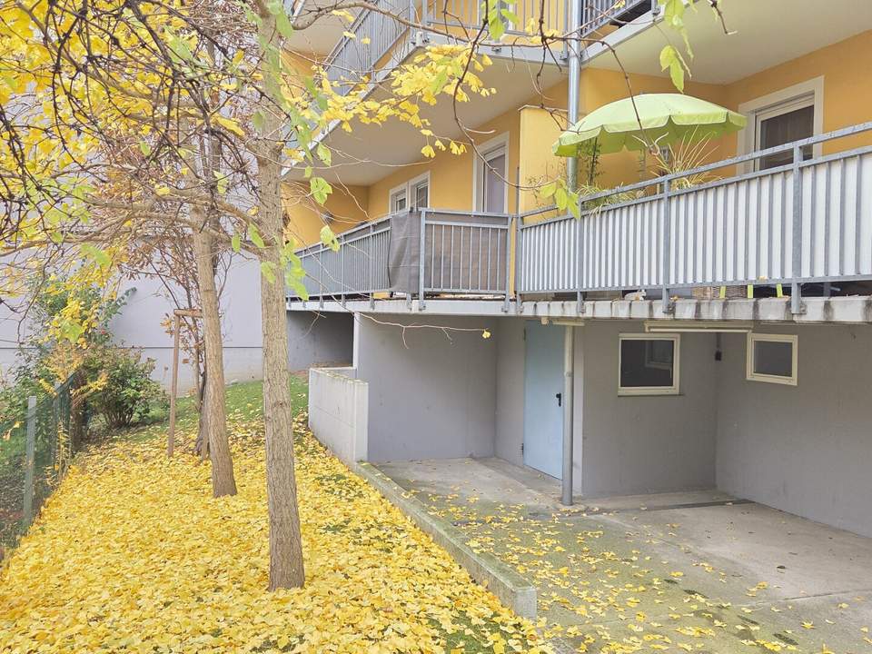 Sehr gepflegte Erdgeschoss- Hochparterre Wohnung mit großem Südbalkon und eigener Garage
