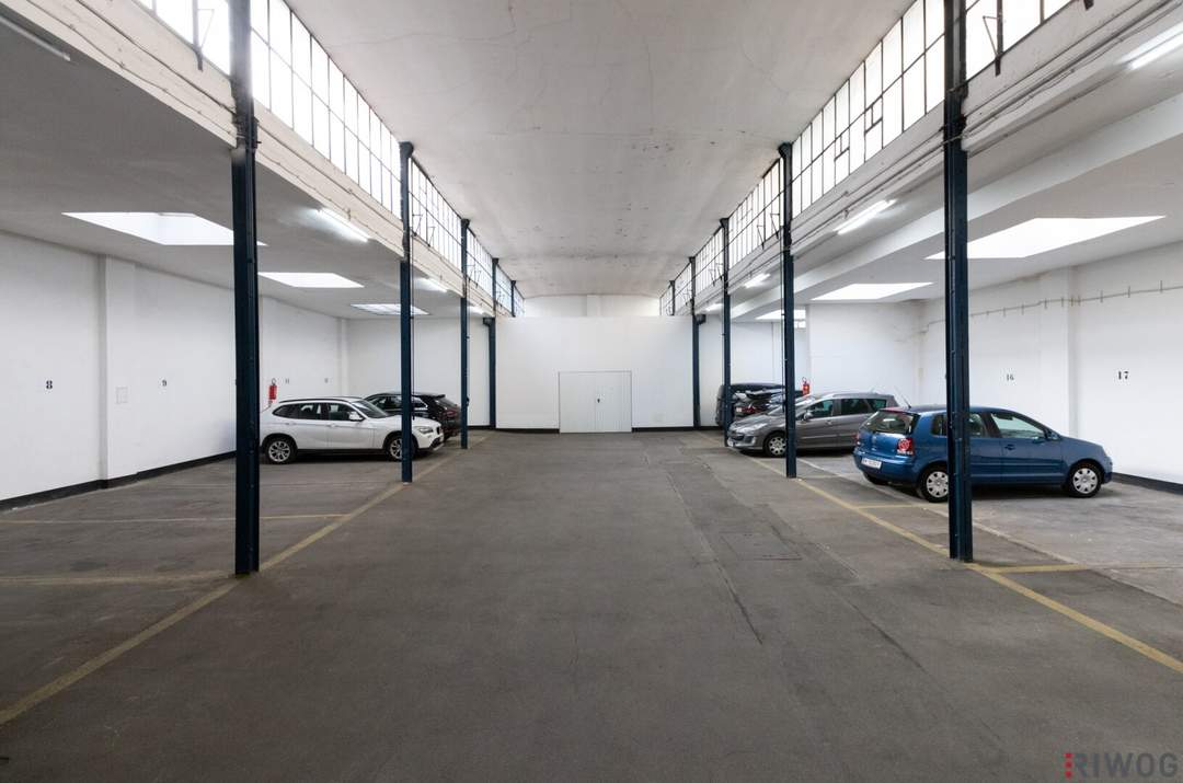 INVESTMENT IN BESTLAGE | 25 Garagenstellplätze mit bewilligter Planung in beeindruckendem Hofgebäude | Zieglergasse