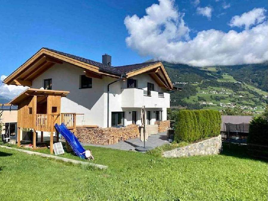 Wohngenuss pur: Top Haus mit Einliegerwohnung in bevorzugter Lage von Wenns!
