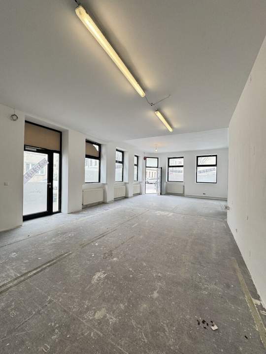 Flexibles Gewerbeobjekt mit 3 Eingängen – ideal für Praxis, Büro oder Dienstleistung