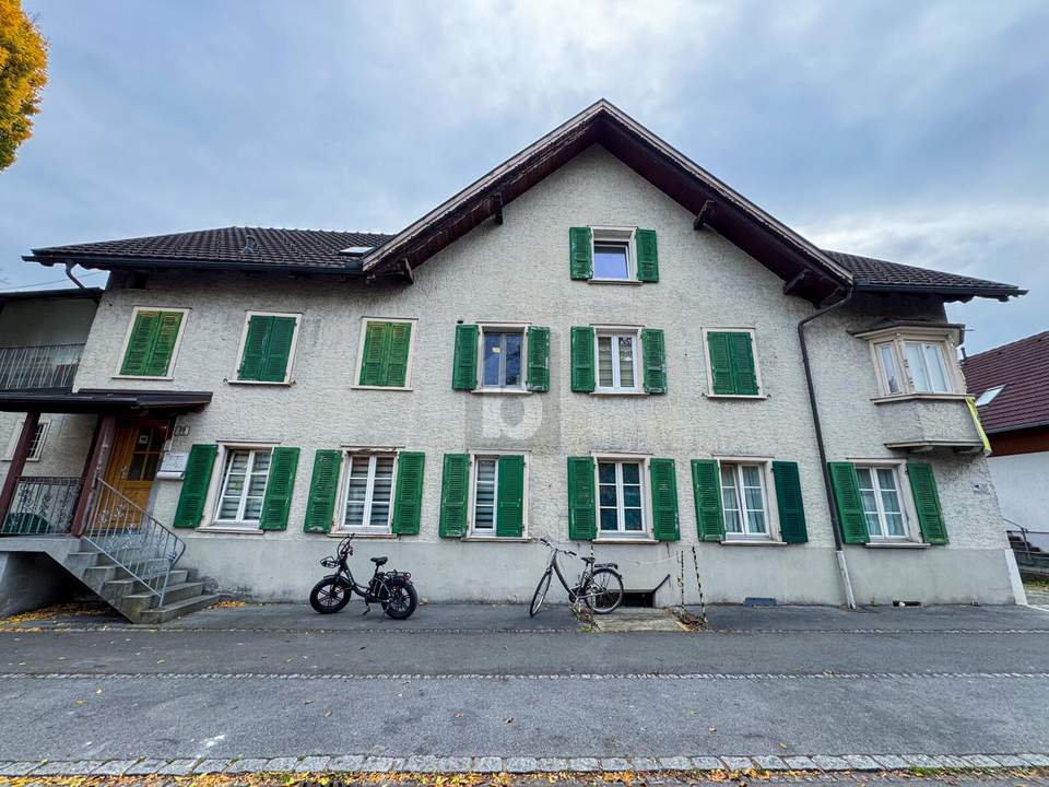 RENDITE OBJEKT ! GROßES MEHRFAMILIENHAUS IN GUTER LAGE MIT MEHREREN EINHEITEN