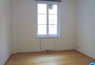 Großzügige 2 Zimmerwohnung am Roten Hof!