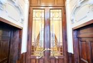 Neuer Preis! BESTLAGE hinter der Karlskirche! Prunkvolles und prestigträchtiges Altbauhaus! WG geeignete Mietwohnung im letzten Liftstock + Beste Infrastruktur und Anbindung!