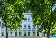 Erstbezug nach Sanierung: 1 Zimmerwohnung in wunderschönem Stilaltbau!