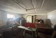 Sanierungsbedürftiges Einfamilienhaus mit viel Potenzial in ruhiger Siedlungslage in Kemeten