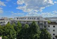 Dachgeschoss-Traum im 23. Bezirk: Maisonette mit Terrasse, Balkon & Garage