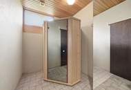 Imposante Liegenschaft mit Gartenparadies, Schwimmteich und Grünbestand – nur 30 Min von Wien