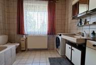Großzügiges ökologisches Einfamilienhaus in Wiener Neustadt mit Pool, Balkon und viel Ausbaupotential!