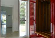 Modernes Wohnen am Lainzer Tiergarten – exklusive Villa mit Pool und Lift!