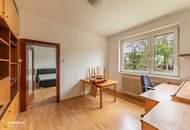 Sonnige Liegenschaft mit Traumgarten, Pool und Grillplatz - Schneebergblick vom Balkon