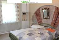 Großzügiges Haus neben Traunsee mit Badeplatz