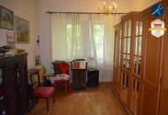Zum Verkauf wird eine ca. 130 Jahre alte Jugendstilvilla mit 10 Zimmer in Edlitz geboten!