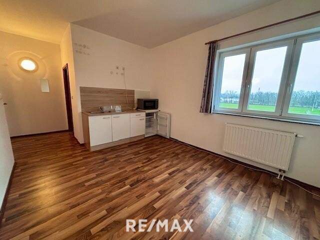 ANLEGERHIT – Mini-Apartment mit Badezimmer in zentraler Lage - Zimmer 20! Nähe BMW, SKF!!!