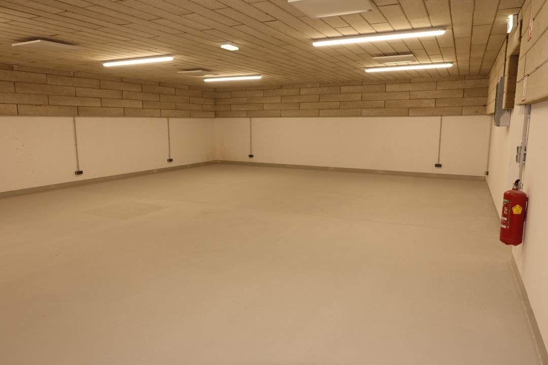 85,5 m² Lager - ERSTBEZUG