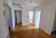 GROßZÜGIGES ZUHAUSE MIT LOGGIA, GARAGE UND KLIMAANLAGE IN BELIEBTER LAGE