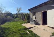 Einfamilienhaus mit Garten, Einfahrt & Nebengebäuden