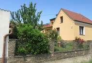 NEU RENOVIERTES EINFAMILIENHAUS MIT NEBENGEBÄUDE