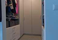 Neuwertiges, massives, freistehendes Einfamilienhaus mitten im Grünen mit hoher Lebensqualität und Wohnkomfort auf Baurechtsgrund - Kreditübernahme zu attraktivem Fixzins möglich