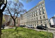 Gebraucht aber gut! 2,5-Zimmer im Altbau mit Balkon und ca. 30 m² Eigengarten. Schnell sein!