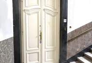 1010! Klimatisierte Bürofläche mit kleinem Balkon in repräsentativem Altbau am Rudolfsplatz!
