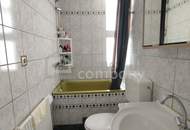 Mehrfamilienhaus mit Gewerbegrundstück