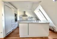 360° TOUR // DACHGESCHOßWOHNUNG im PALAIS // ROOF TOP APARTMENT in CITY PALACE