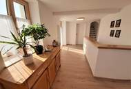 exquisite 175 m²-Wohnung im restaurierten Wohnhaus - individuelles Wohnen im Zentrum von Neuzeug