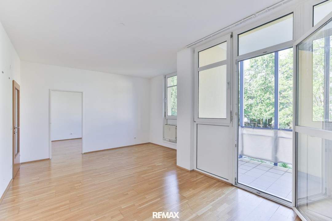Ruhige, helle City-Wohnung mit Innenhofausrichtung und schöner Loggia